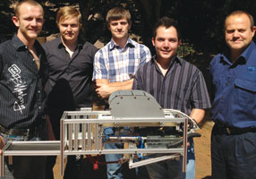 The winners (l to r) Mias Swanepoel, Byron Nielson, JP Joubert, Gerrit Botha and lecturer Johan Benade.